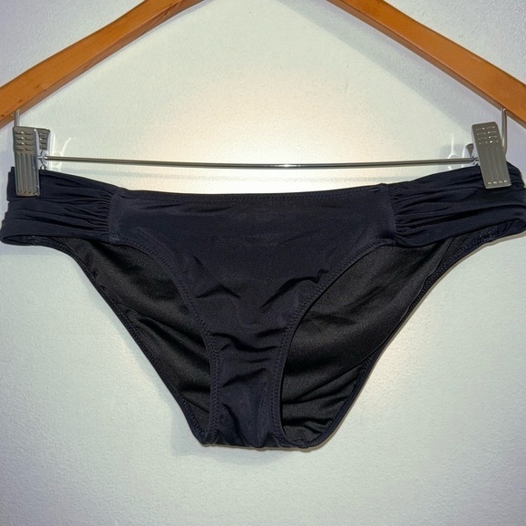 Victoria's Secret Bikini Bottom Hipster Black size small - Picture 1 of 9